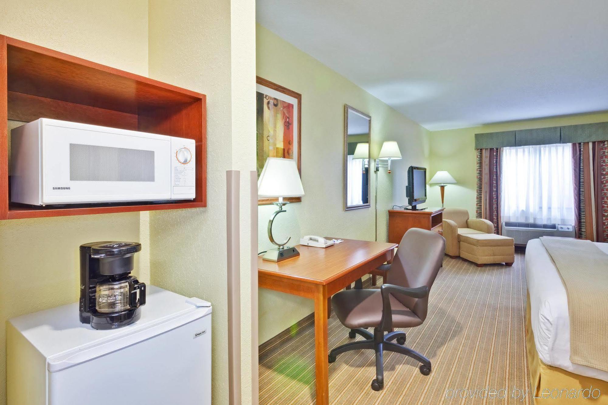 Holiday Inn Express Winfield - Teays Valley Hurricane Kültér fotó