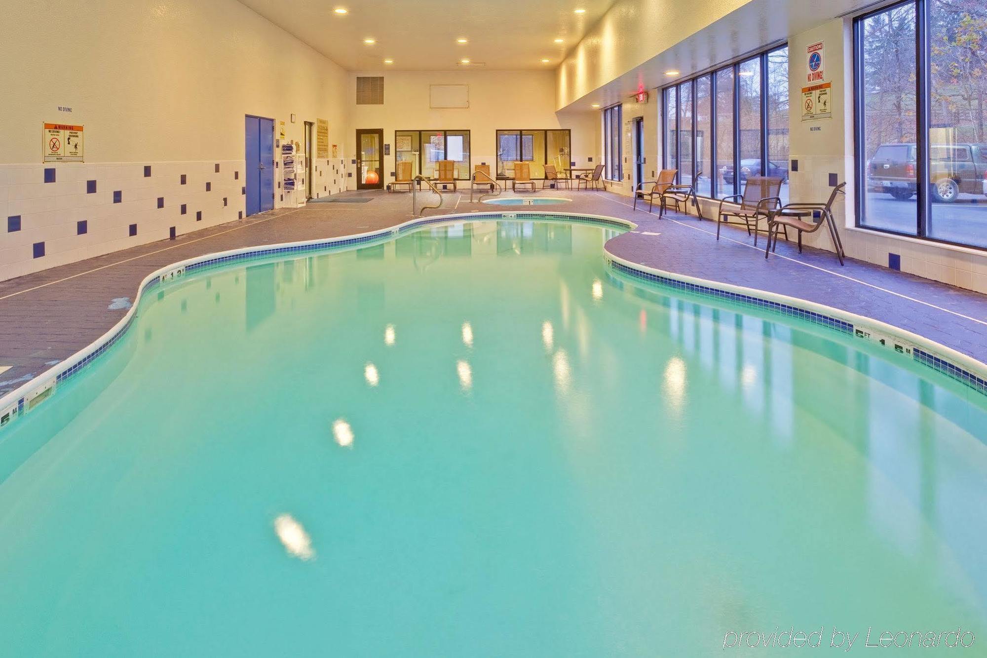 Holiday Inn Express Winfield - Teays Valley Hurricane Létesítmények fotó