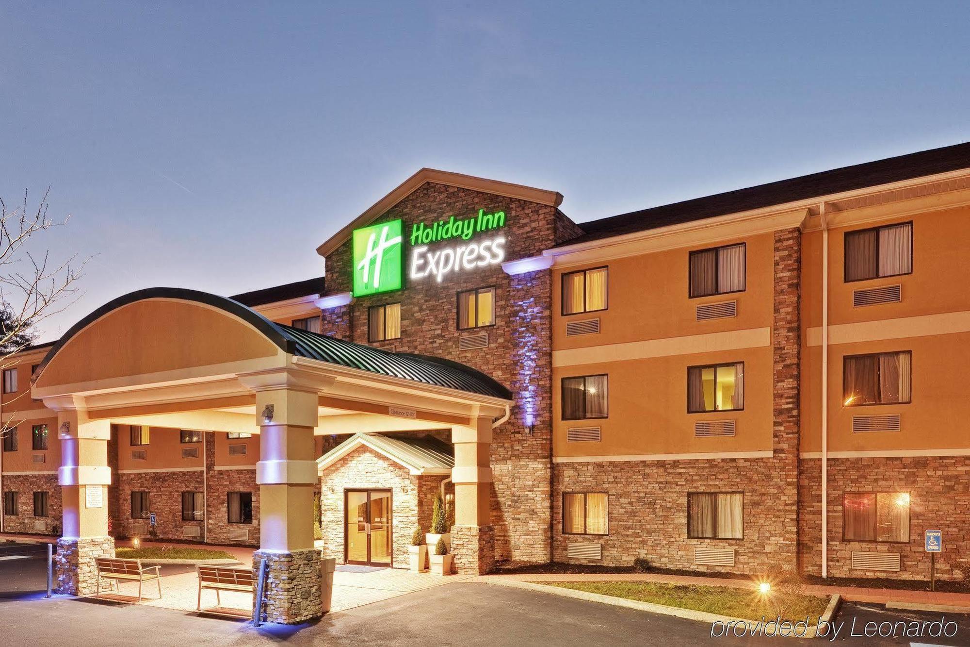 Holiday Inn Express Winfield - Teays Valley Hurricane Kültér fotó