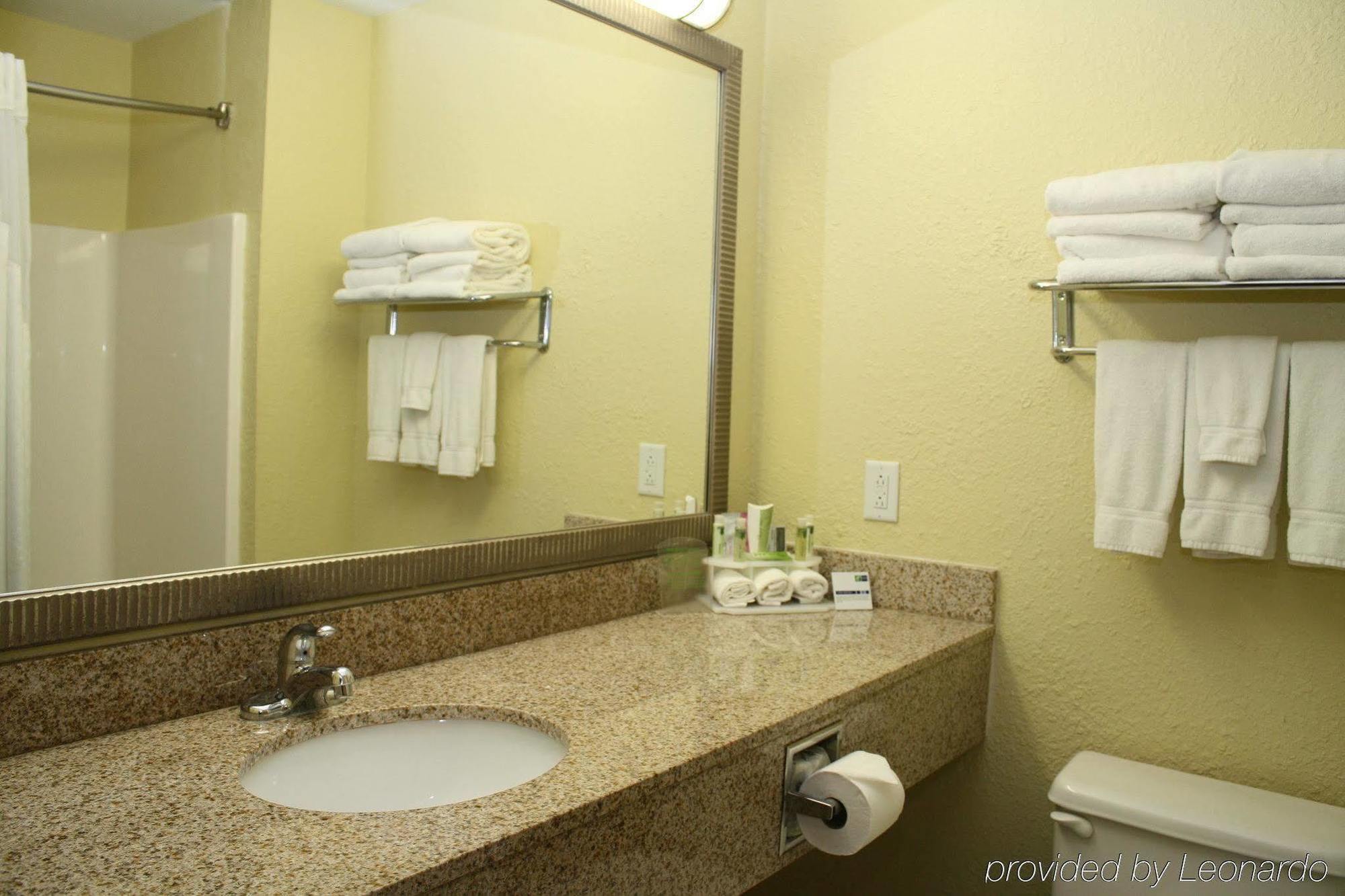 Holiday Inn Express Winfield - Teays Valley Hurricane Kültér fotó