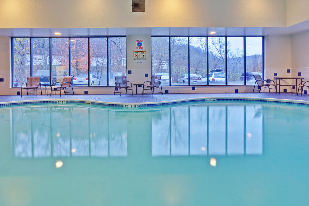 Holiday Inn Express Winfield - Teays Valley Hurricane Létesítmények fotó